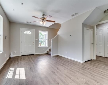 1306 Foley Street - Photo Thumbnail 3