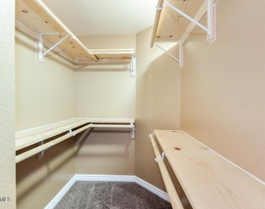 6912 W Devonshire Avenue - Photo Thumbnail 13