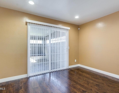 6912 W Devonshire Avenue - Photo Thumbnail 8