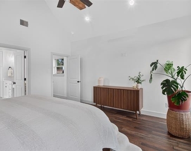 2604 Candlestick Drive - Photo Thumbnail 12