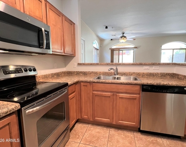 2150 W Alameda Road - Photo Thumbnail 14