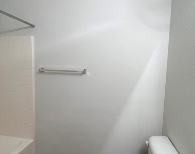 2150 W Alameda Road - Photo Thumbnail 33