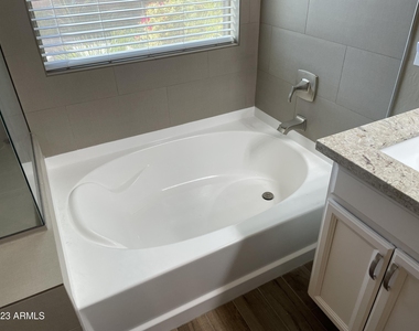 17416 N 170th Lane - Photo Thumbnail 9