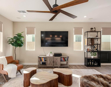 11353 N Luckenbach Street - Photo Thumbnail 3