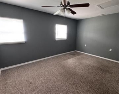 2626 Garfield Avenue - Photo Thumbnail 8