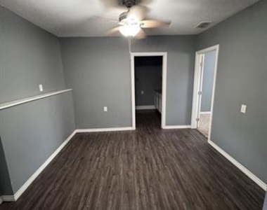 2626 Garfield Avenue - Photo Thumbnail 6