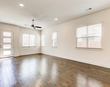 2816 Merrimac Street - Photo Thumbnail 11