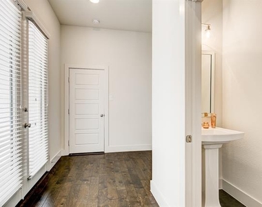2816 Merrimac Street - Photo Thumbnail 18