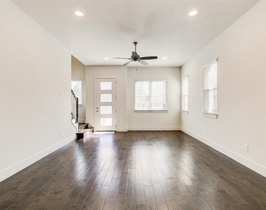 2816 Merrimac Street - Photo Thumbnail 4