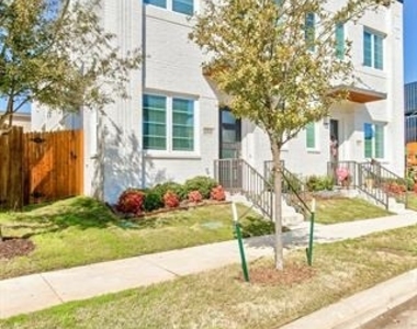 2816 Merrimac Street - Photo Thumbnail 1