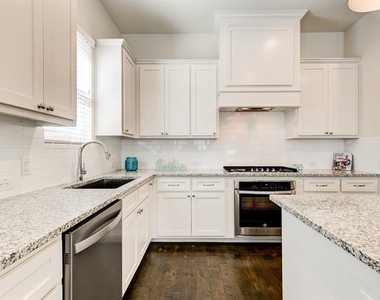 2816 Merrimac Street - Photo Thumbnail 15