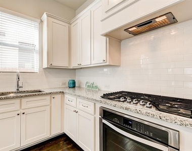 2816 Merrimac Street - Photo Thumbnail 13