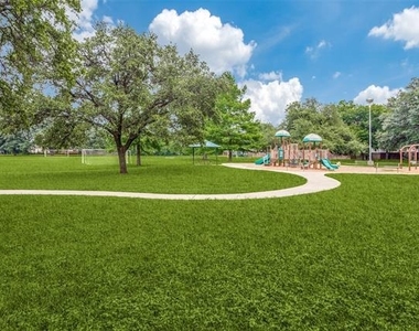 2816 Merrimac Street - Photo Thumbnail 34