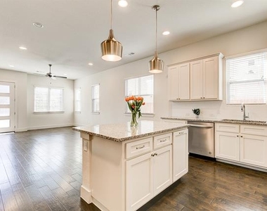2816 Merrimac Street - Photo Thumbnail 8
