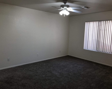 16176 W Adams Street - Photo Thumbnail 8