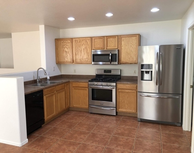 16176 W Adams Street - Photo Thumbnail 5