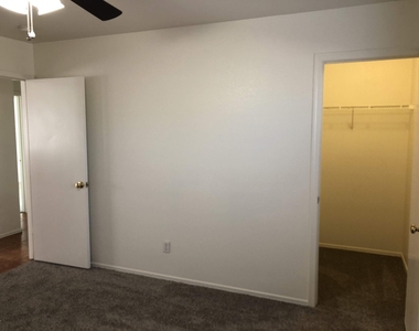 16176 W Adams Street - Photo Thumbnail 15