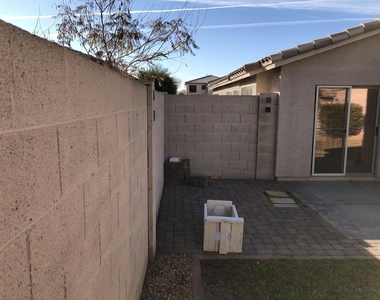 16176 W Adams Street - Photo Thumbnail 21