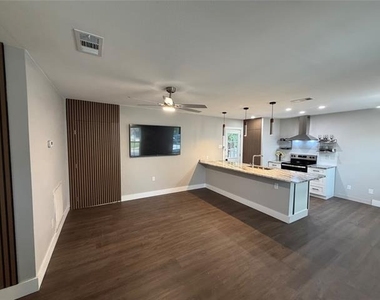 231 Elm Street - Photo Thumbnail 15