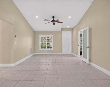 4481 Nw 20th Avenue - Photo Thumbnail 6