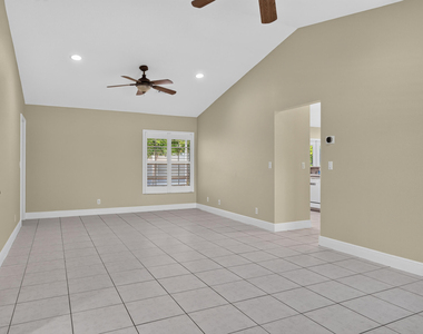 4481 Nw 20th Avenue - Photo Thumbnail 2