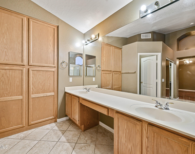 6780 W Amigo Drive - Photo Thumbnail 37