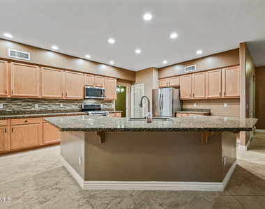 6780 W Amigo Drive - Photo Thumbnail 13