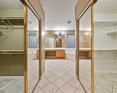 6780 W Amigo Drive - Photo Thumbnail 34