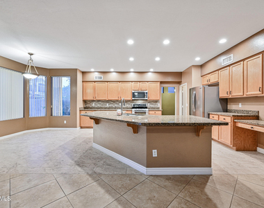 6780 W Amigo Drive - Photo Thumbnail 12