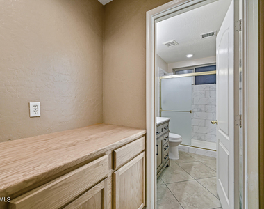 6780 W Amigo Drive - Photo Thumbnail 26