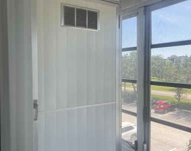 36 Mansfield A - Photo Thumbnail 8