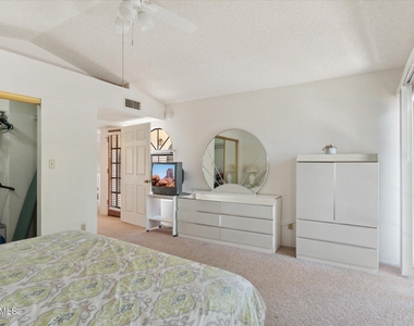 11011 N 92nd Street - Photo Thumbnail 12