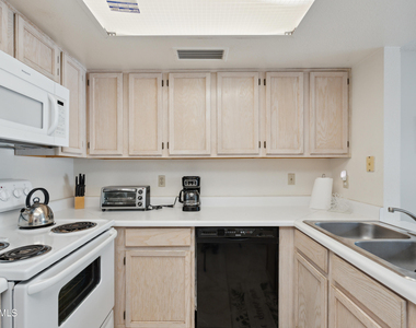 11011 N 92nd Street - Photo Thumbnail 9