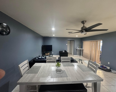 8016 Ambach Way - Photo Thumbnail 4