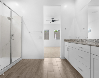 20132 W Catalina Drive - Photo Thumbnail 18