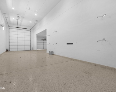 20132 W Catalina Drive - Photo Thumbnail 36