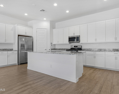 20132 W Catalina Drive - Photo Thumbnail 2