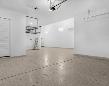 20132 W Catalina Drive - Photo Thumbnail 34