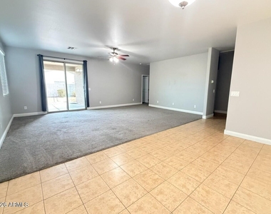 1810 W Loemann Drive - Photo Thumbnail 2