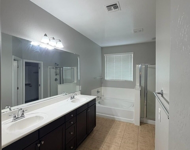 1810 W Loemann Drive - Photo Thumbnail 4