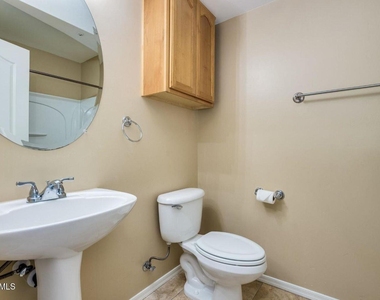 3642 E Horace Drive - Photo Thumbnail 5