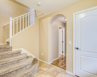 3642 E Horace Drive - Photo Thumbnail 2