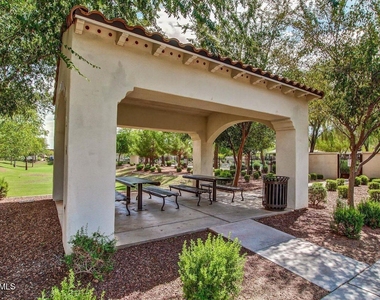 3642 E Horace Drive - Photo Thumbnail 29