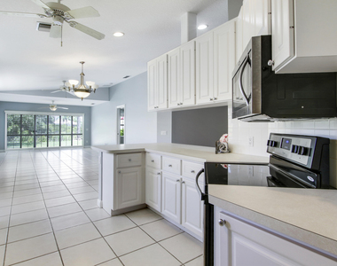 10870 Sw Dardanelle Drive - Photo Thumbnail 3