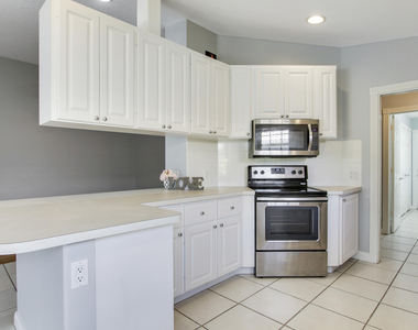 10870 Sw Dardanelle Drive - Photo Thumbnail 7