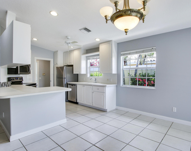 10870 Sw Dardanelle Drive - Photo Thumbnail 4