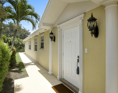 10870 Sw Dardanelle Drive - Photo Thumbnail 2
