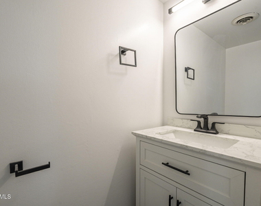 4701 N 68th Street - Photo Thumbnail 14