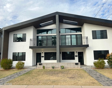 302 W Culver Street - Photo Thumbnail 2