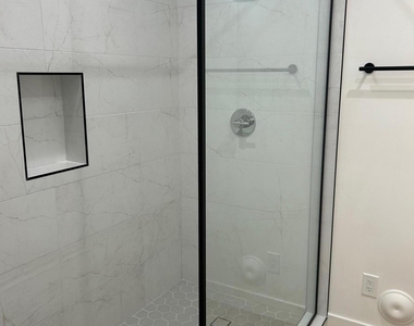 302 W Culver Street - Photo Thumbnail 12